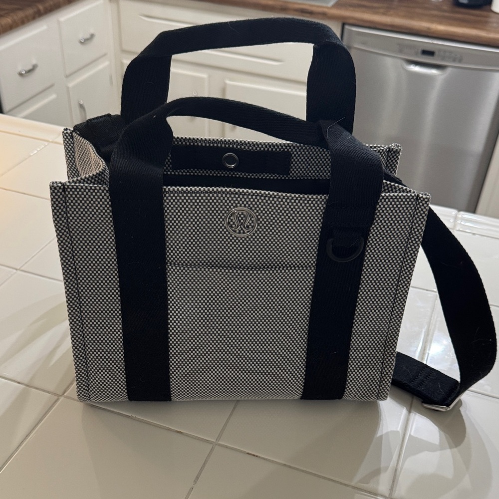 Lululemon two tone canvas mini tote bag 4.5L
